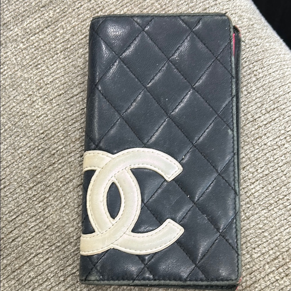CHANEL Black and Cream Quilted Wallet with Iconic Logo
